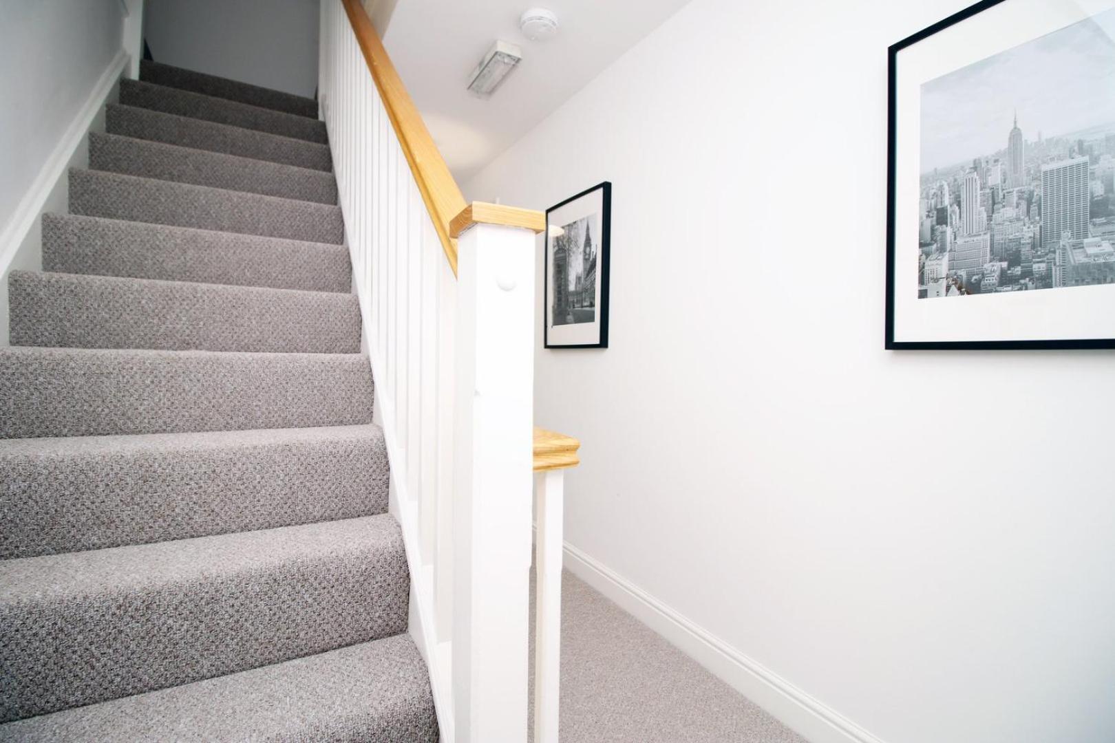 Spacious 5 Bedroom | With Fenced Backyard Newport  Exterior foto