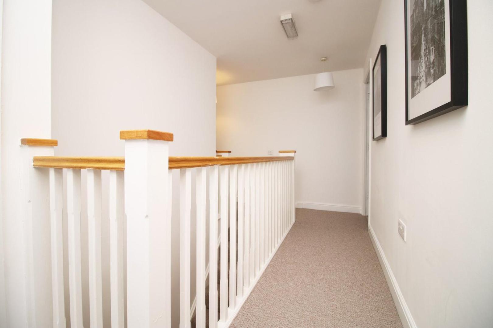 Spacious 5 Bedroom | With Fenced Backyard Newport  Exterior foto
