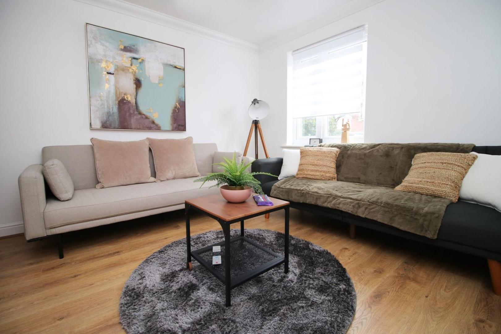 Spacious 5 Bedroom | With Fenced Backyard Newport  Exterior foto